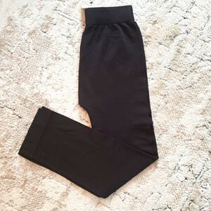 Nikibiki Black Capri Leggings NWOT